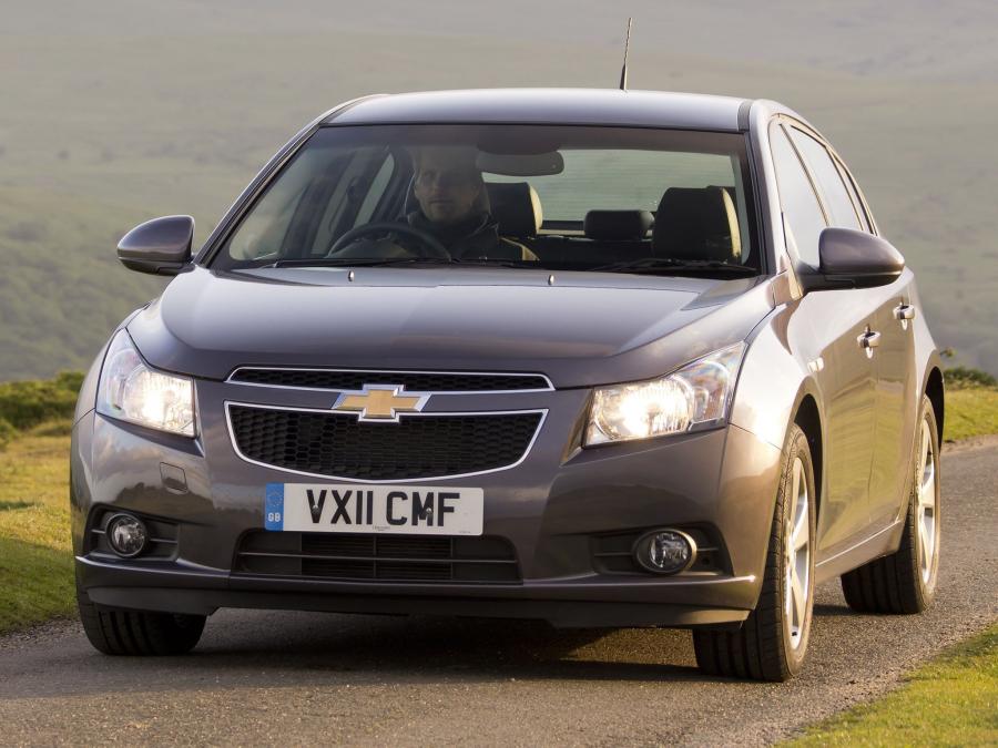  Chevrolet Cruze Hatchback 2011 года  (UK) (фото 31 из 43)